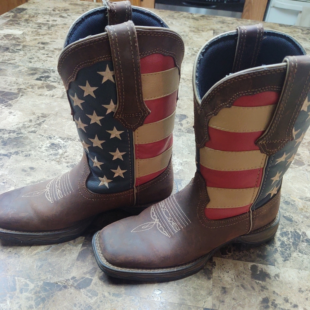 Women's cowgirl boots